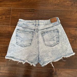 American Eagle Mom Short